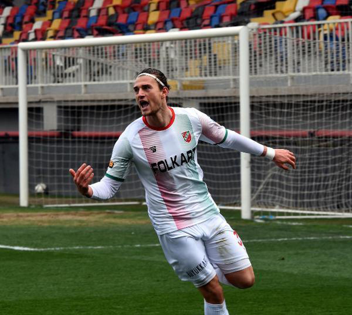 Karşıyaka golcüsünü buldu