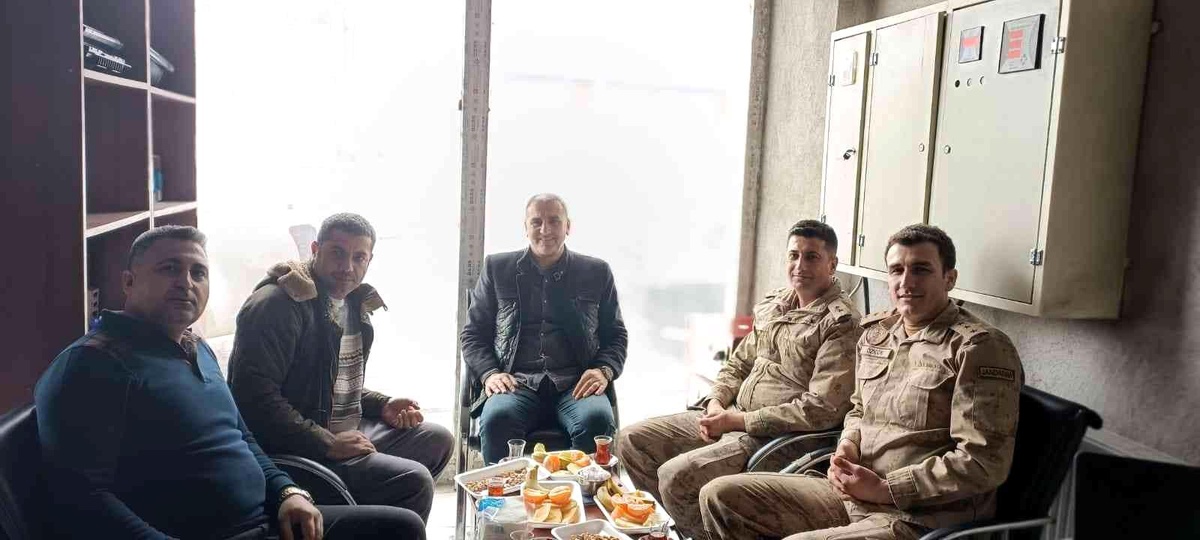 Son dakika haberleri: Bulanık\'ta İlçe Jandarma Komutanı Özkök, basın mensuplarını ziyaret etti