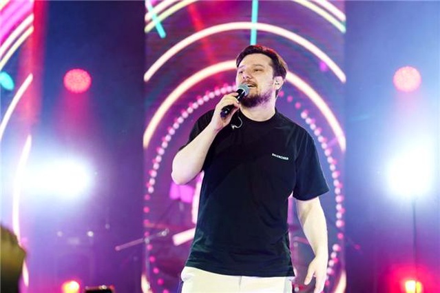 Konserden Sonra Halı Sahada Hakemlik Yaptı
