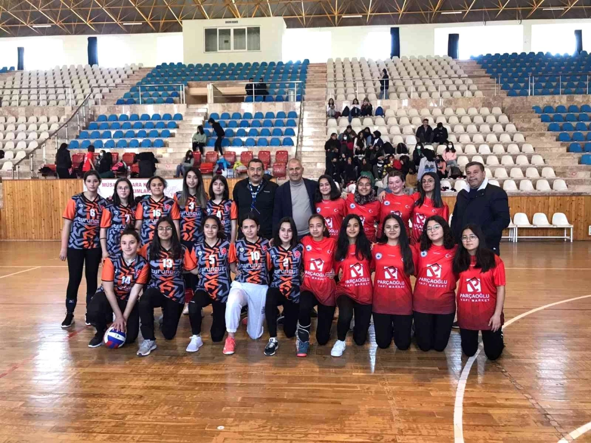 Kumluca\'da Okul Sporları Voleybol Turnuvası başladı