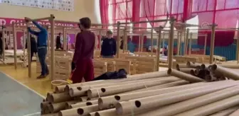 Lviv'de 3 saatte hazırlanan geçici barınma merkezi yüzlerce mağdura ev sahipliği yapıyor