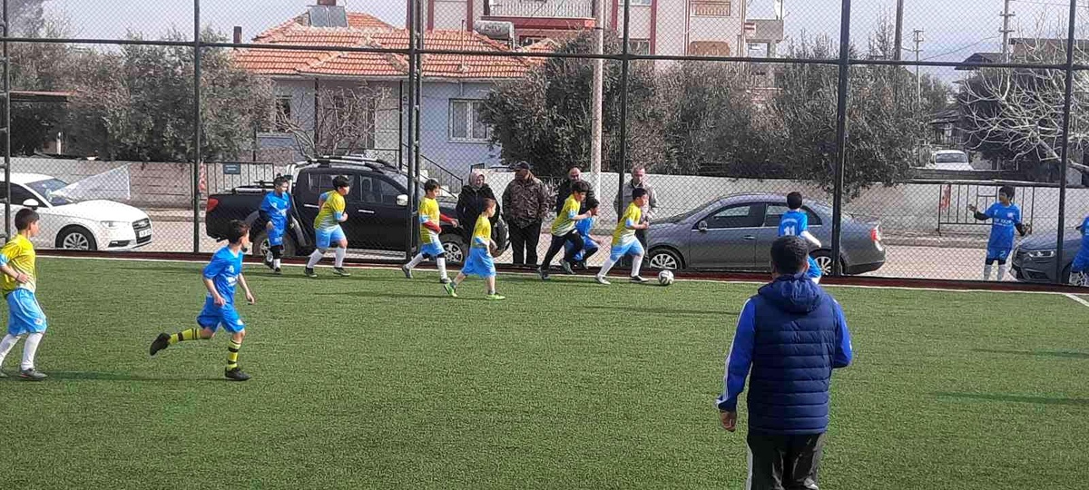 Sarıgöl\'de okullar arası futbol turnuvası başladı