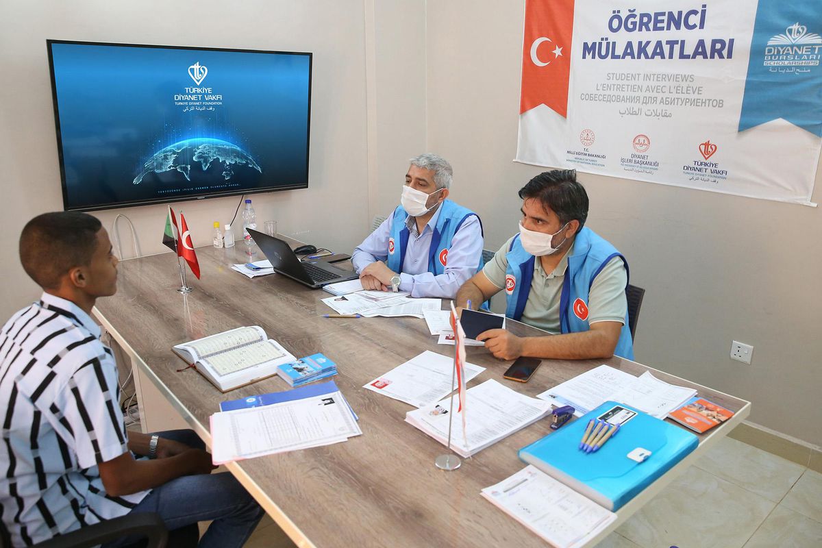 TDV\'nin uluslararası burs programlarına 102 ülkeden 7 bin 825 öğrenci başvurdu