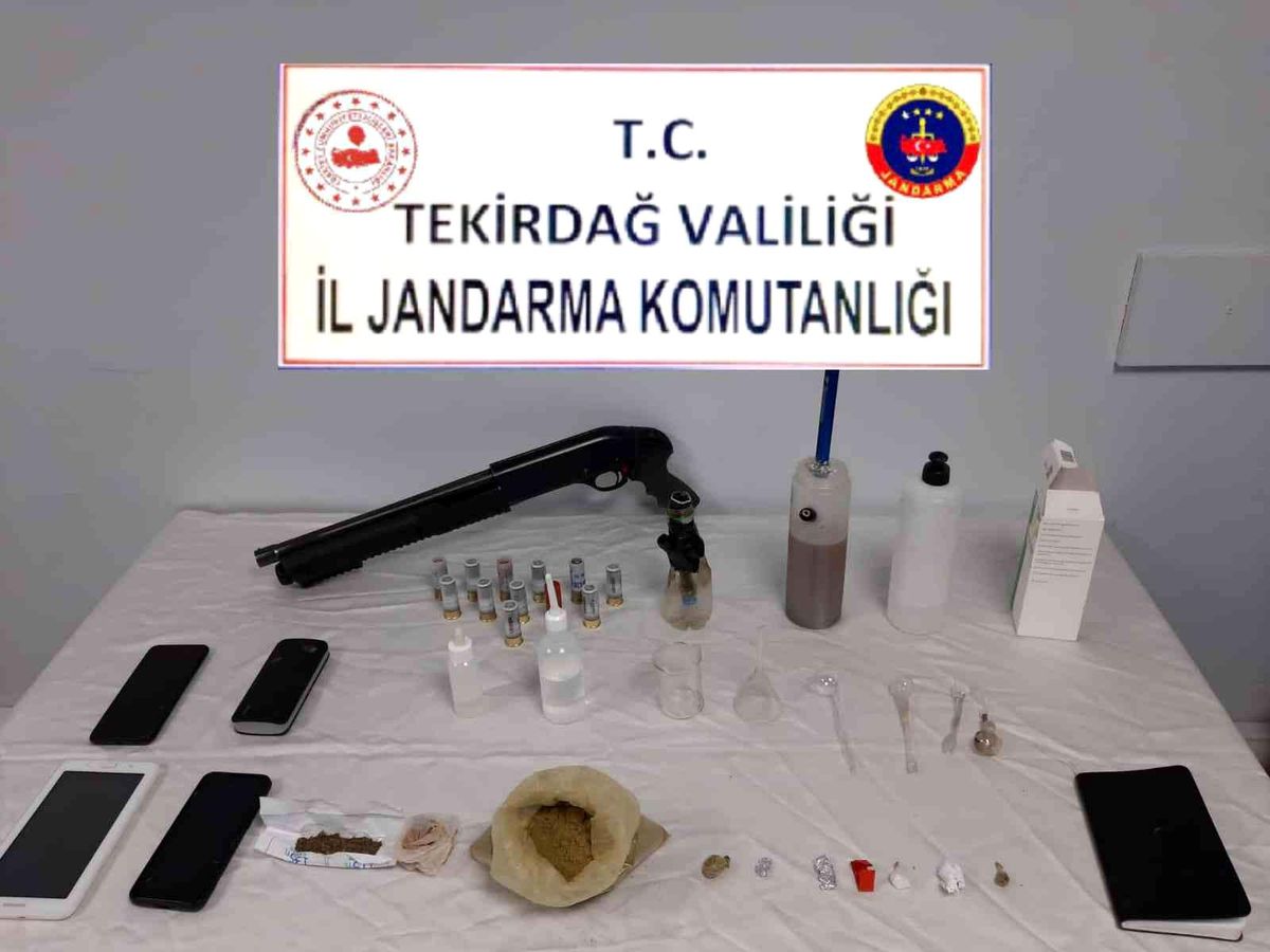 Tekirdağ\'da evinde uyuşturucu üretip satan şahıs tutuklandı