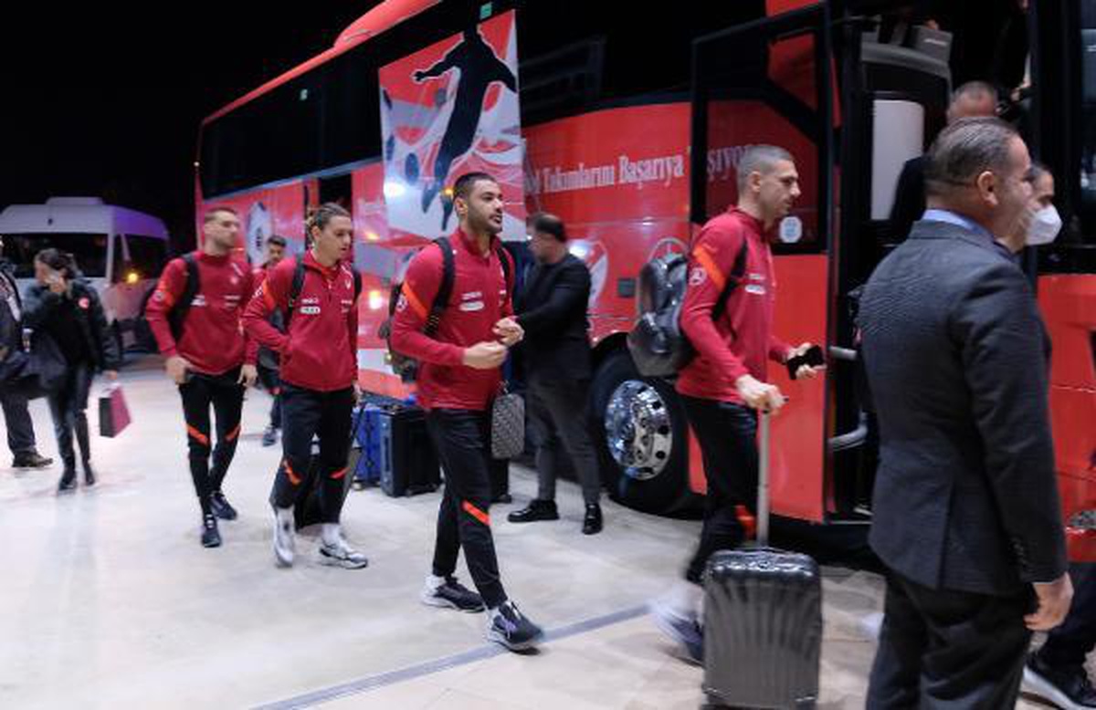 A Milli Futbol Takımı, Konya\'ya geldi