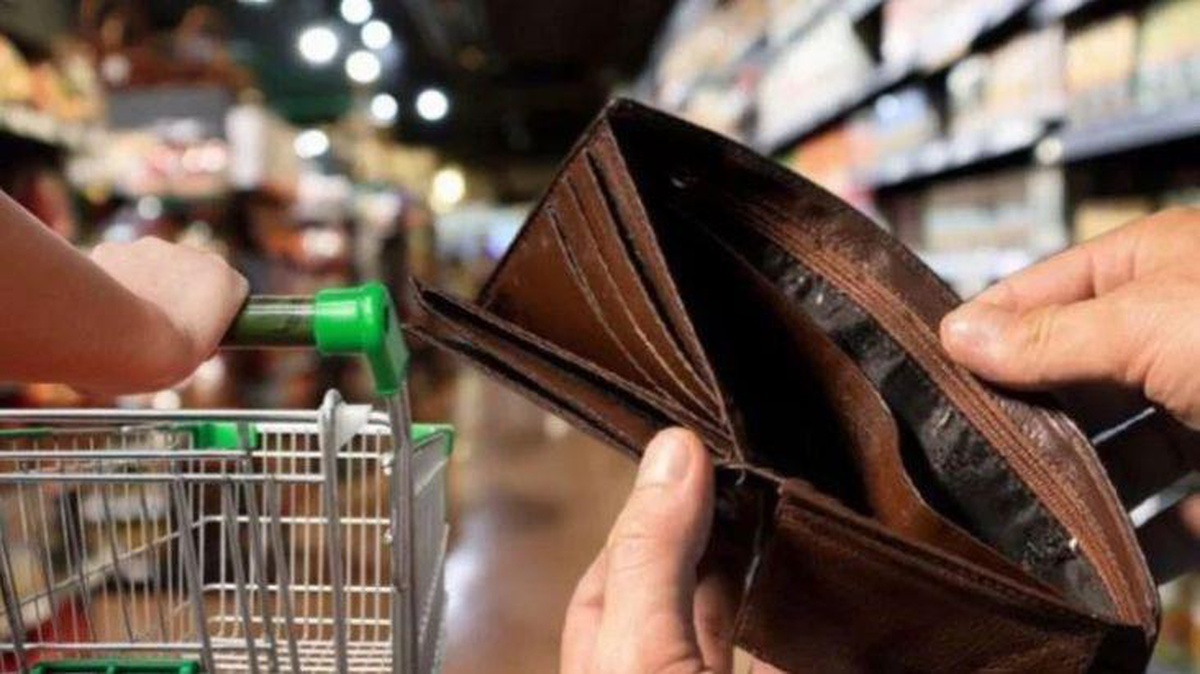 Açlık sınırı açıklandı: Asgari ücretten 1485 TL fazla! Yoksulluk sınırı: 11 bin 611 TL