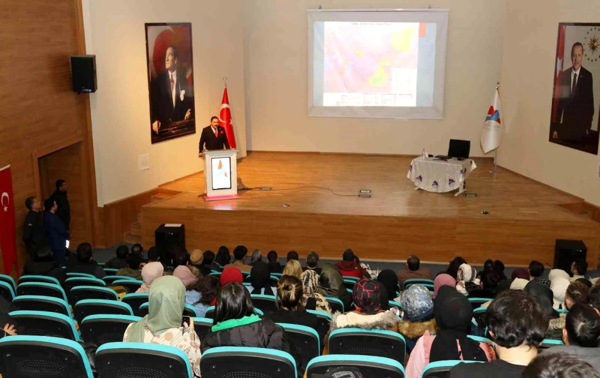 AİÇÜ\'de "Türk Dünyası\'nın Siyasi Coğrafyası ve Jeopolitik Önemi" konferansı