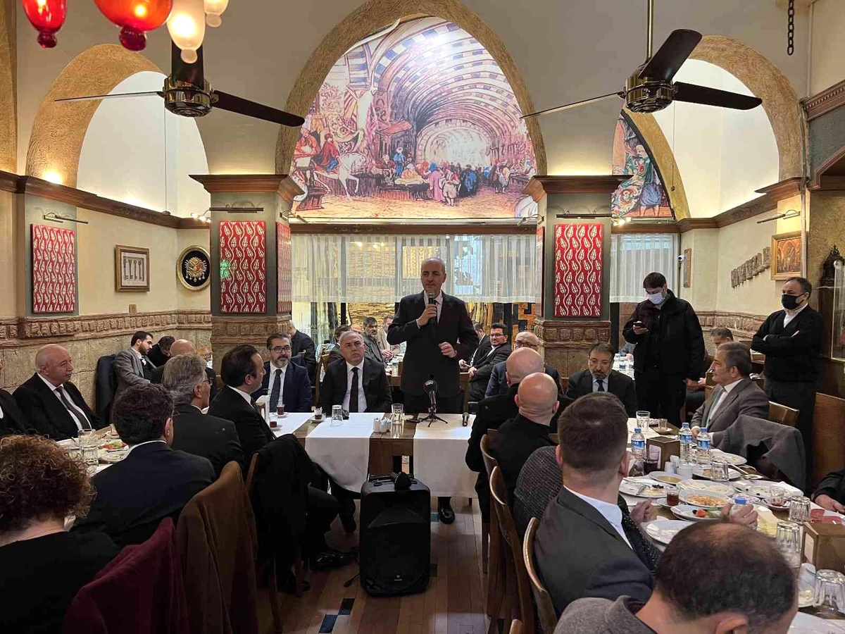 AK Parti Genel Başkanvekili Kurtulmuş: "Türkiye yaptırımlara rağmen Rusya ile konuşabilen tek ülkedir"