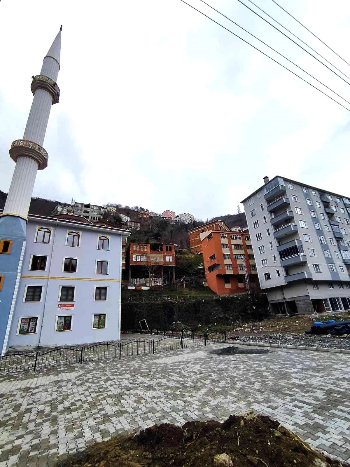 Artvin\'de hırsızlar yeni yapılan caminden kablo çaldı