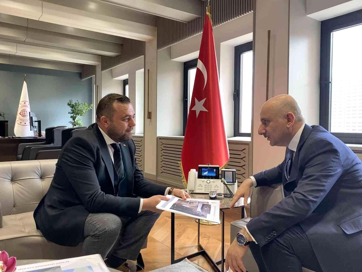 Son dakika: Bakan Karaismailoğlu'na 'Seferihisar'a özel' videolu sunum