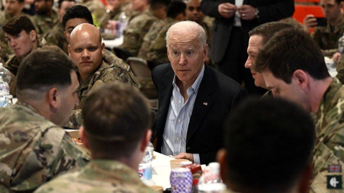 Biden\'dan ABD askerlerine: Söz konusu olan dünyanın özgürlükleri