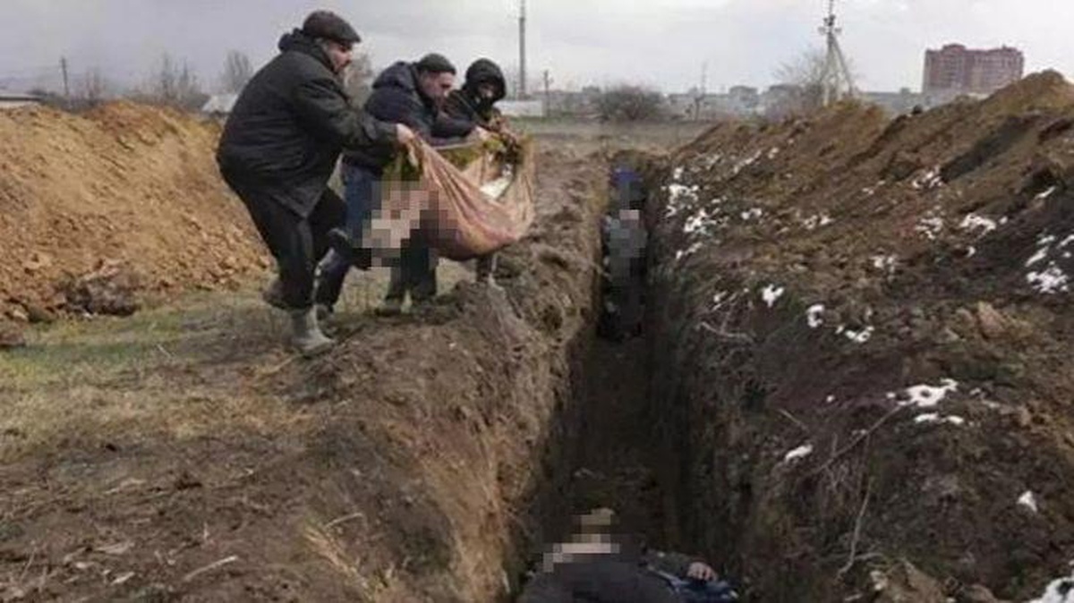 Burası Ukrayna\'nın Mariupol şehri: Bir mezarda 200 kişi yatıyor!