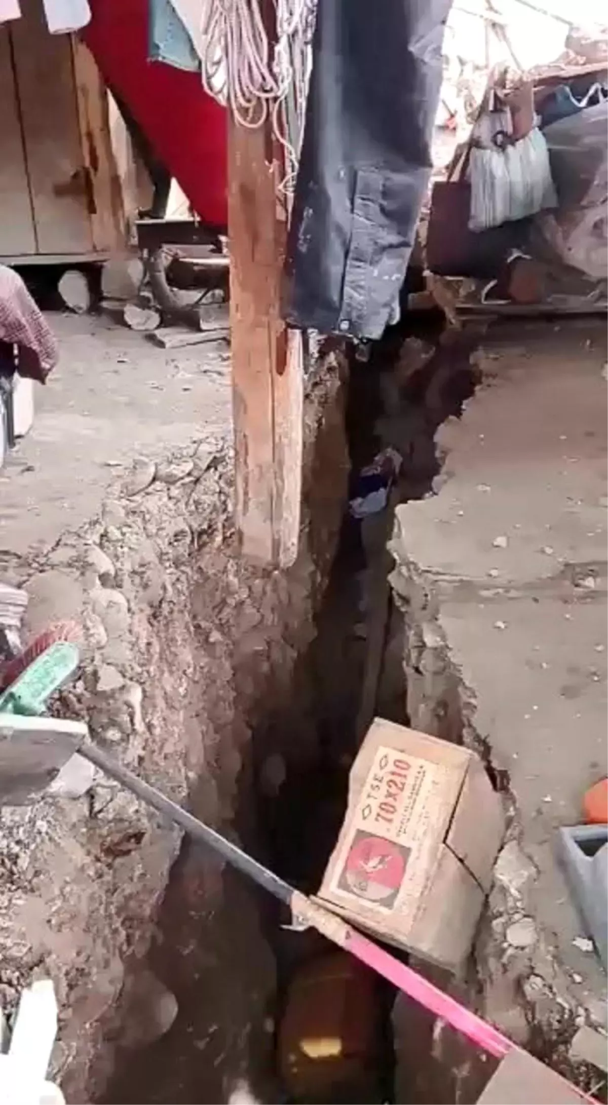 Çankırı'da toprak kayması: 6 ev tahliye edildi