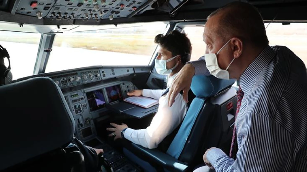 Cumhurbaşkanı Erdoğan Tokat Yeni Havalimanı\'nda kokpite girdi, merak ettiklerini pilotlara sordu