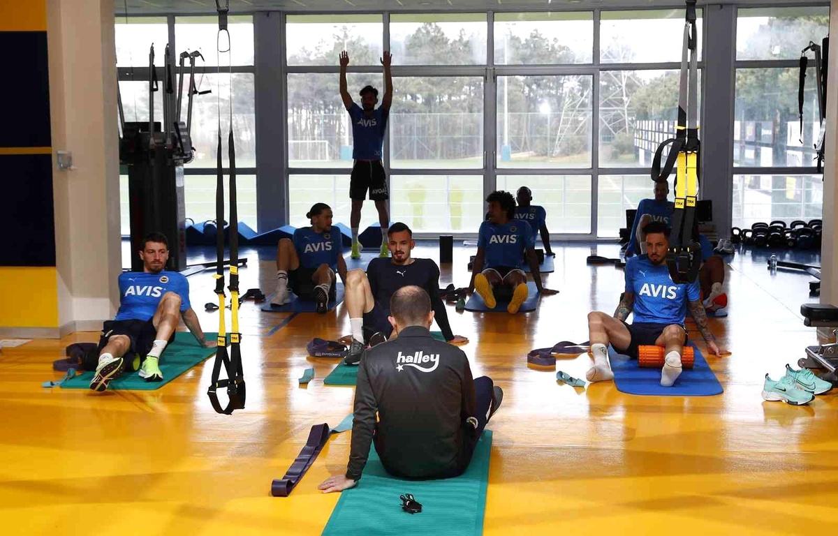 Fenerbahçe\'de Kayserispor maçı hazırlıkları devam etti