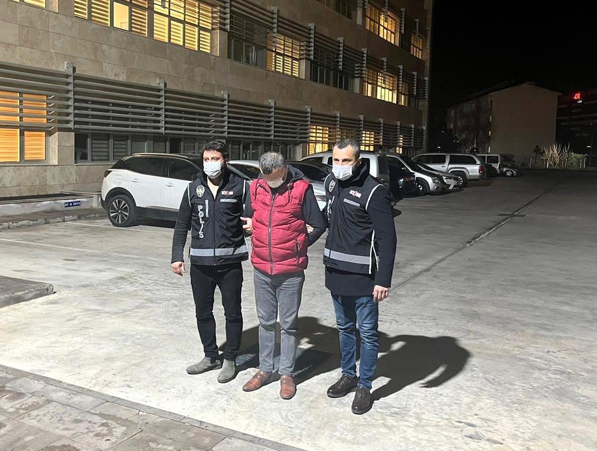 Interpol tarafından aranan suç örgütü lideri Antalya\'da yakalandı
