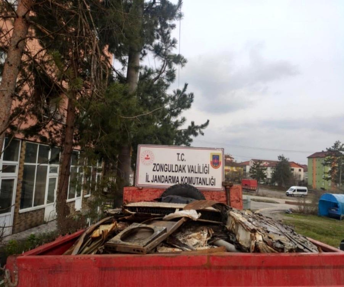 JASAT, 270 litre çalıntı mazotla yakaladı: 3 tutuklu