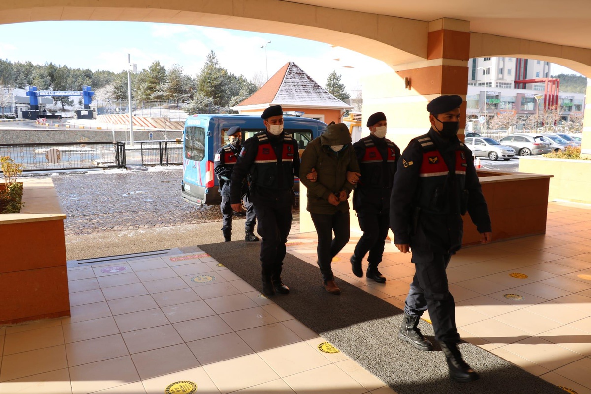 Kastamonu\'da 23 suç kaydı ve kesinleşmiş 25 yıl 10 ay hapis cezası bulunan hükümlü yakalandı