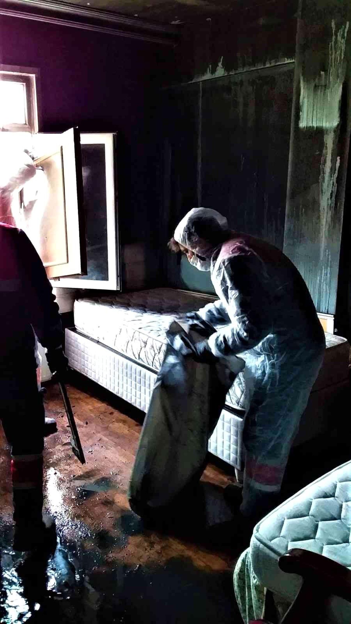 Maltepe\'de evi yanan aileye belediyeden destek