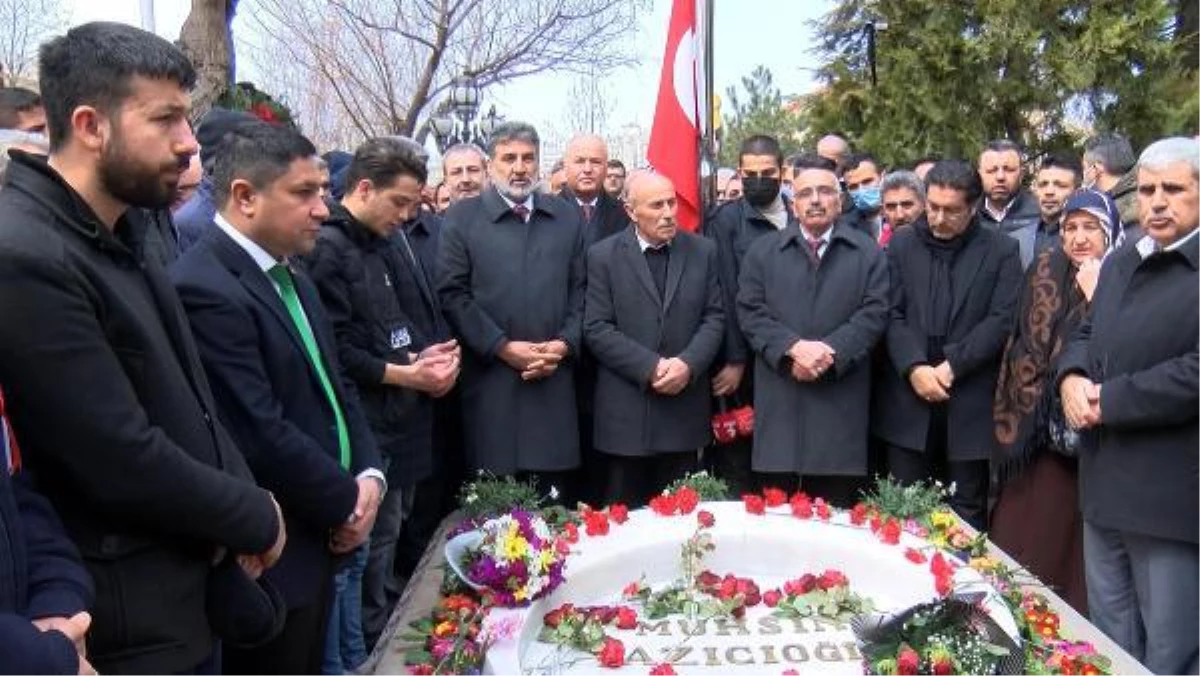 Milli Yol Partisi, Muhsin Yazıcıoğlu\'nu mezarı başında andı