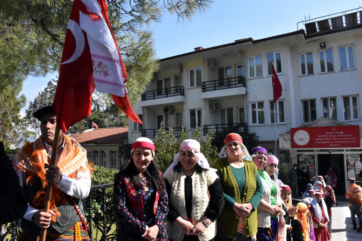 Muğla'da huzurevi sakinleri için temsili Yörük düğünü yapıldı