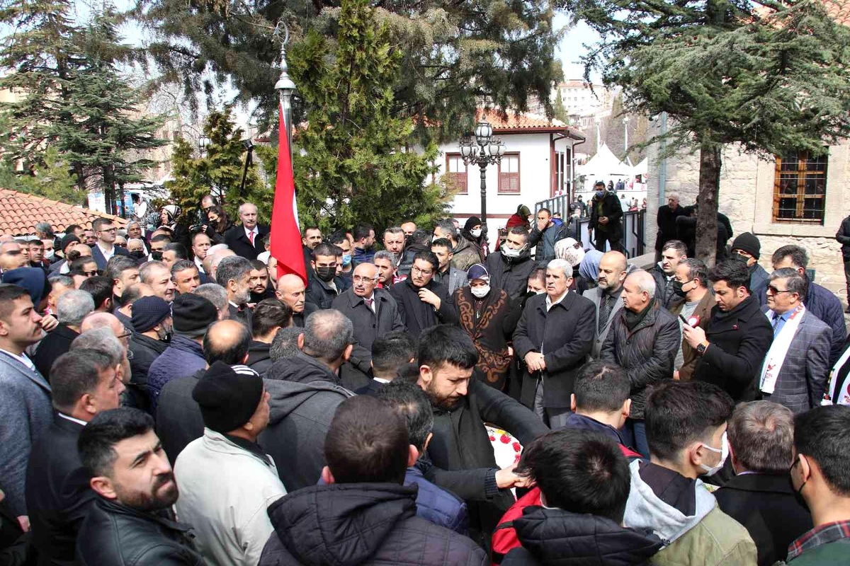 Muhsin Yazıcıoğlu ölümünün 13\'üncü yılında kabri başında anıldı