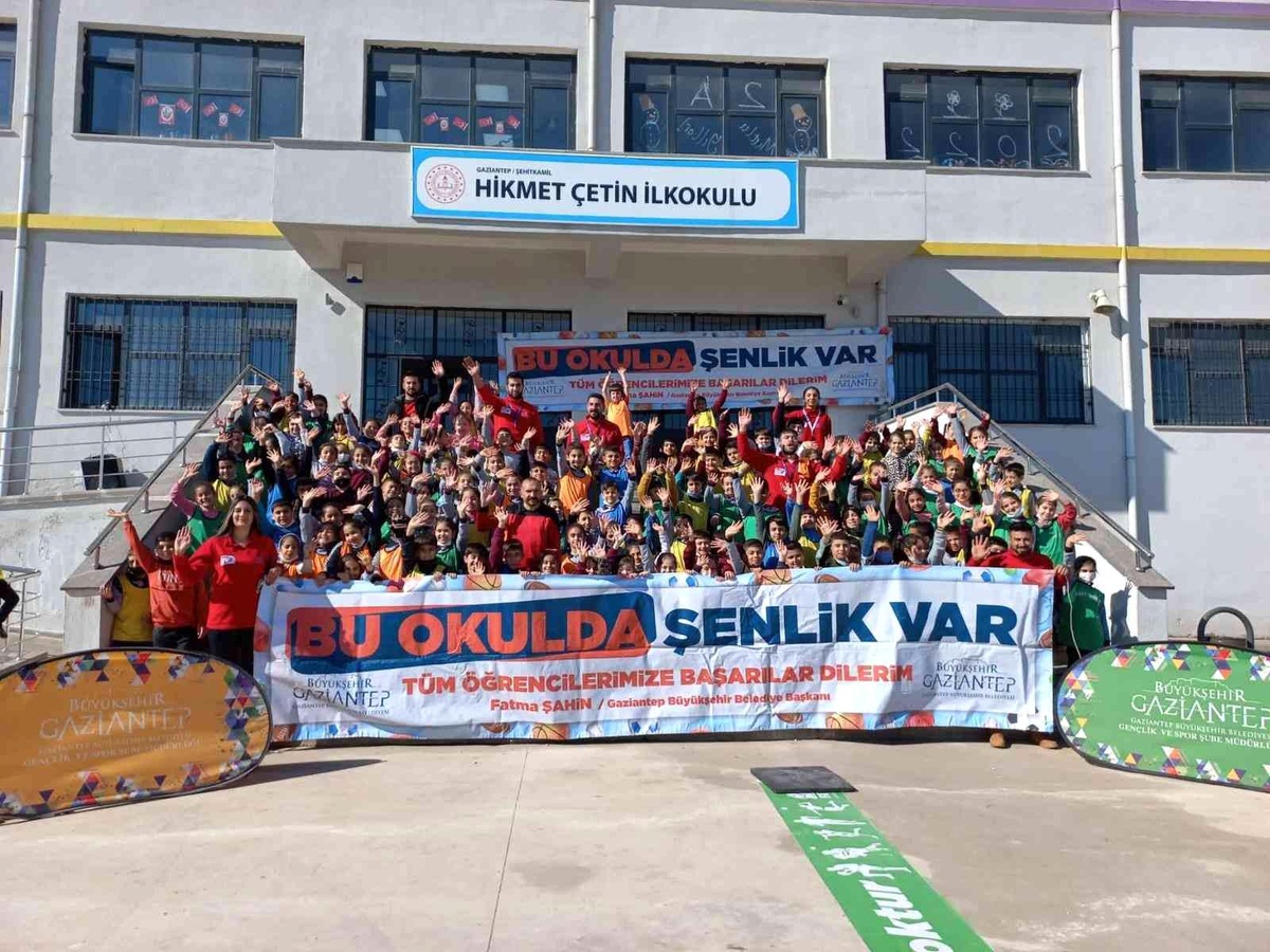 "Okulda Şenlik Var Projesi" çocuklara farkındalık oluşturuyor