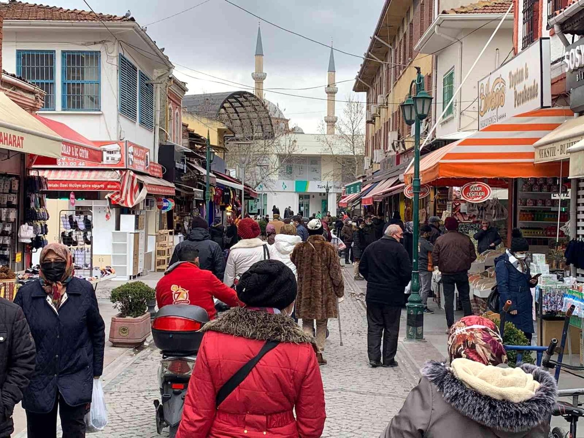 Ramazanın bereketi çarşıya yansımaya başladı