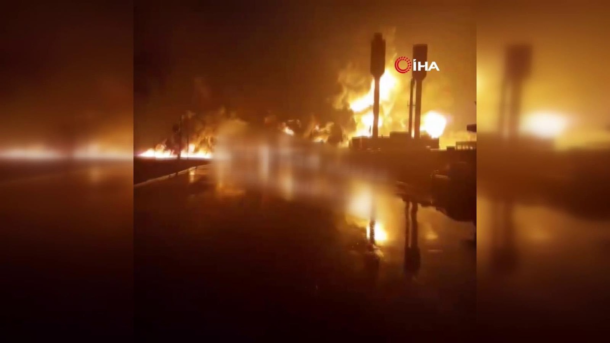 Son dakika gündem: Rusya, Kiev\'de akaryakıt deposunu bombaladı