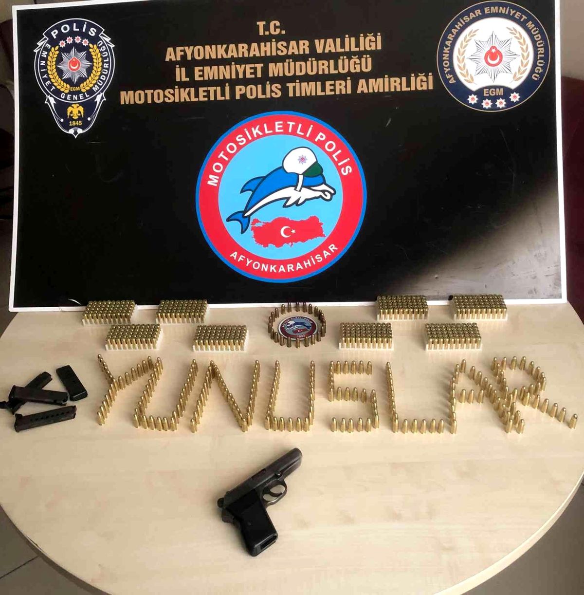 Son dakika! Şüphe üzerine durdurulan araçta ruhsatsız silah ve 623 adet mermi ele geçirildi