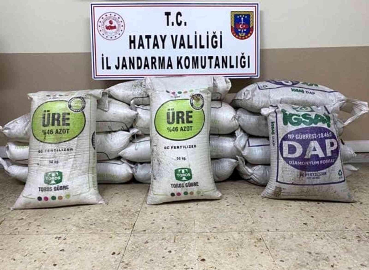 Tarladan gübre ve sera naylonu çalan 4 şüpheli tutuklandı