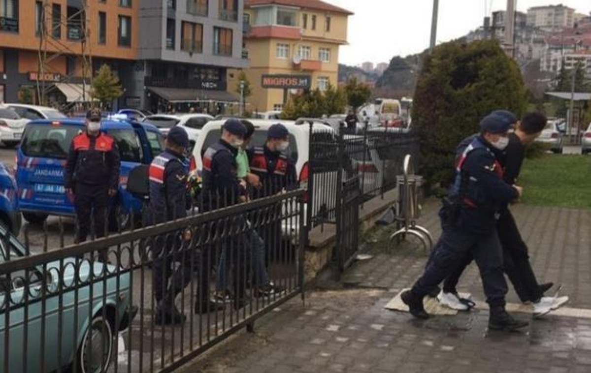 Zonguldak\'ta iş yerinden inşaat demiri çaldıkları iddiasıyla 3 zanlı tutuklandı