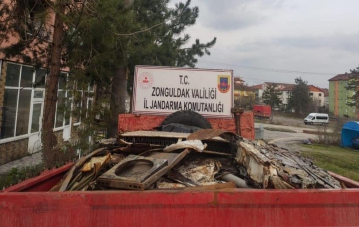 Zonguldak\'ta mazot ve hurda demir çalmakla suçlanan 3 zanlı tutuklandı
