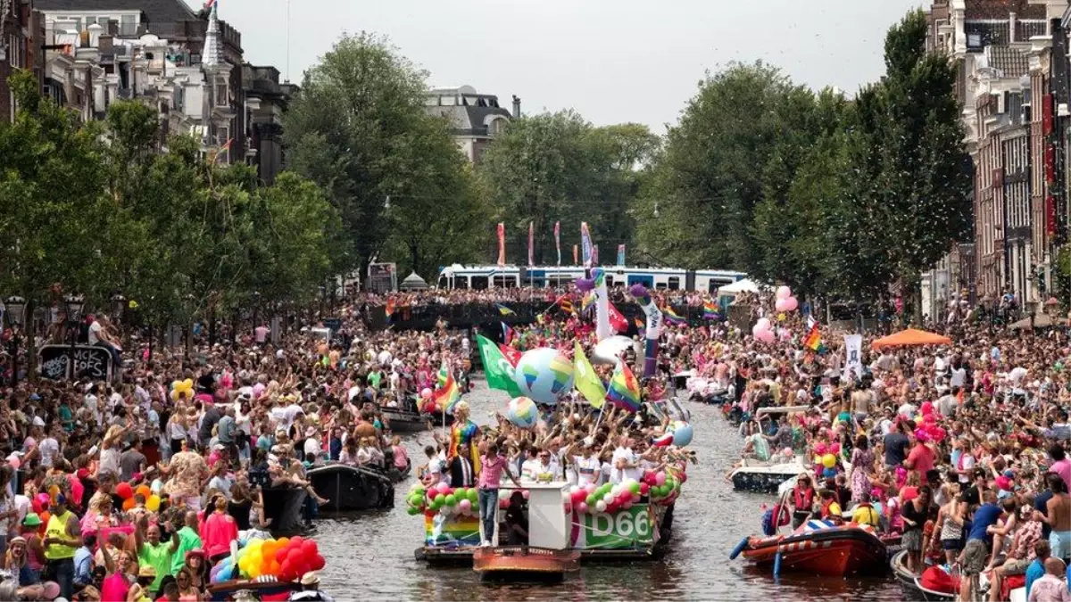 Amsterdam Onur Yürüyüşü şirket reklamlarından arındırılarak daha protest bir etkinliğe dönüştürülecek