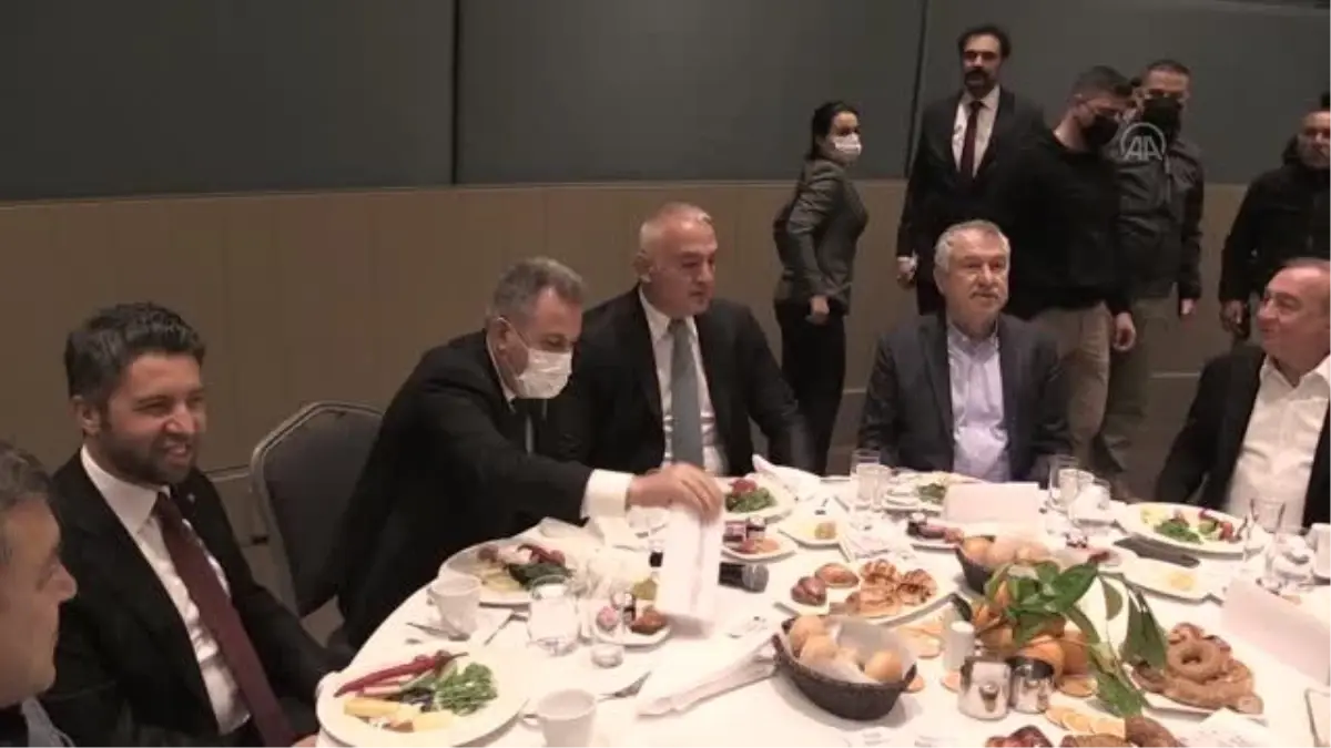 Son dakika! Bakan Ersoy, mangal başında kebap pişirdi