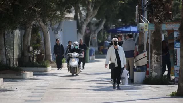 Bodrum sahillerinde güneşli havada yoğunluk oluştu