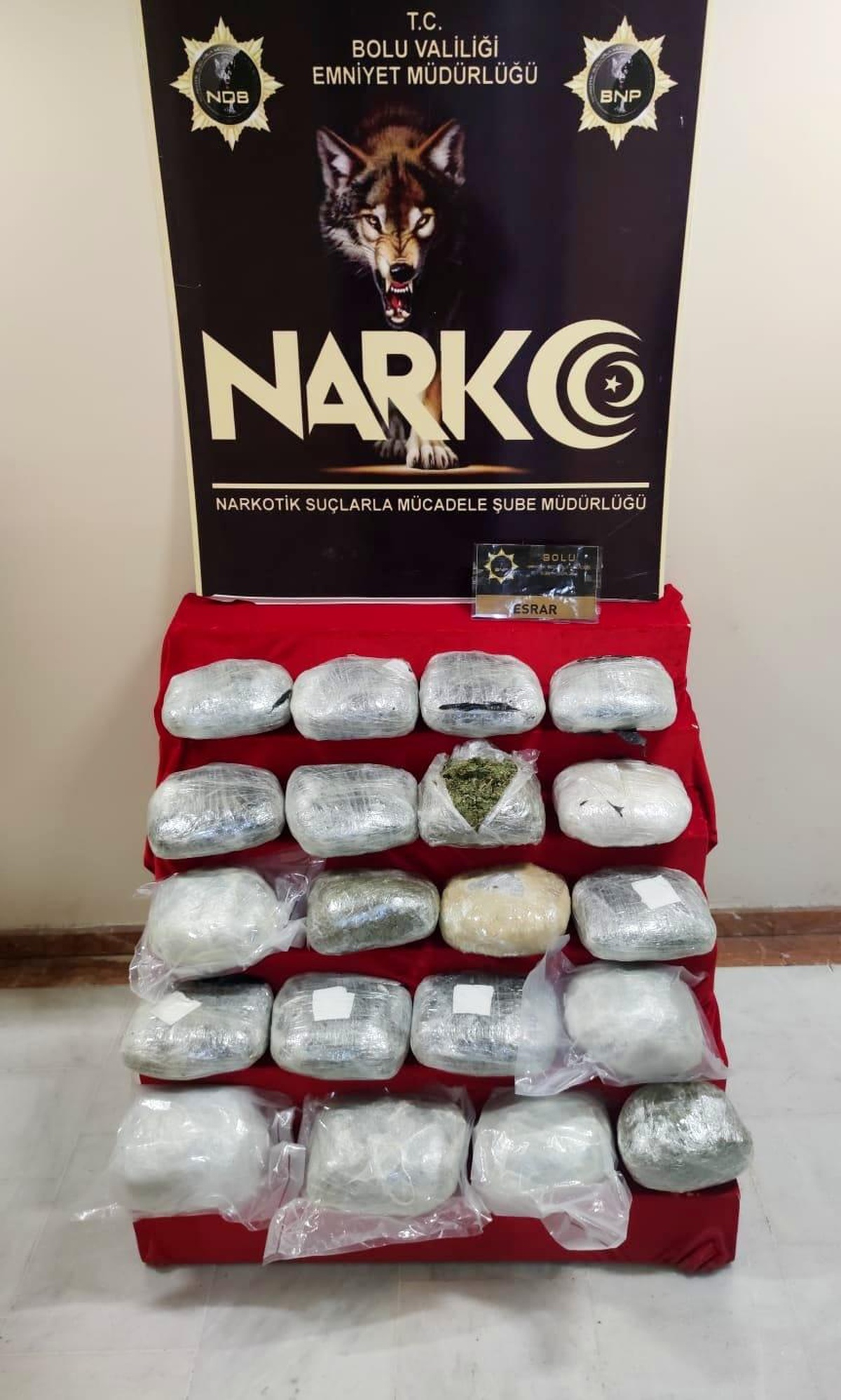 Bolu\'da 13 kilo 650 gram uyuşturucu ele geçirildi