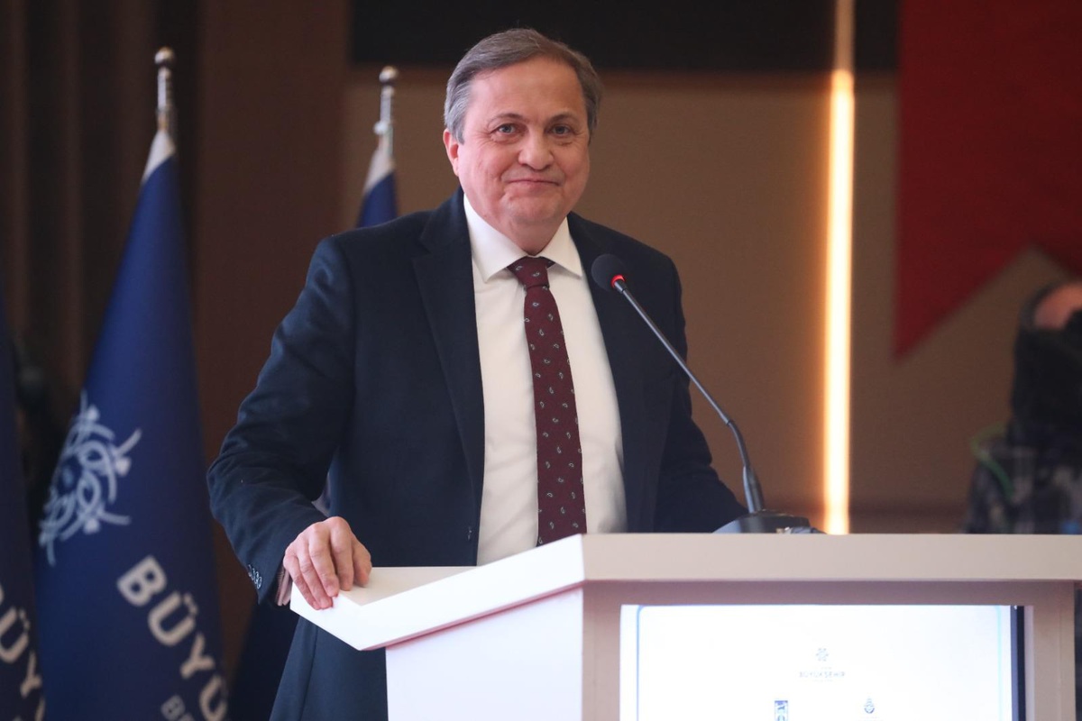CHP\'li büyükşehir belediye başkanları Kuşadası\'nda bir araya geldi