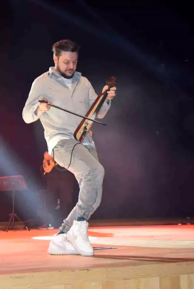 Ekin Uzunlar, Merkezefendispor için söyledi