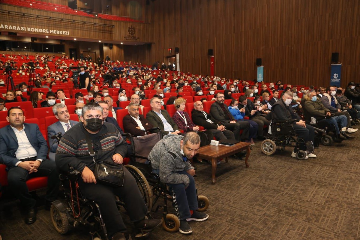 Engelli milli sporcular Kartepe Zirvesi\'ne katıldı