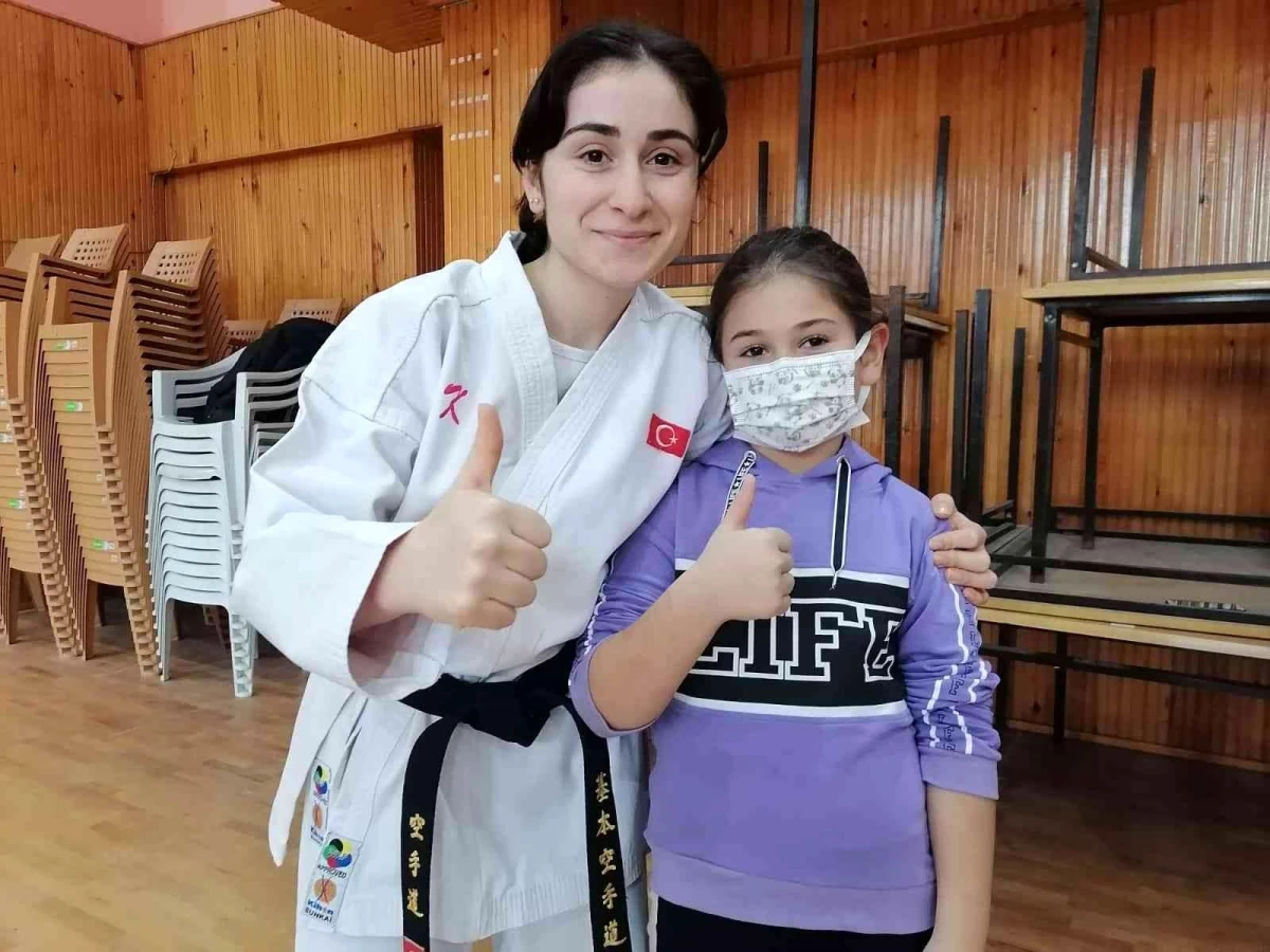 Giresun\'un tek kadın karate antrenörü kız çocuklarına karateyi sevdirdi