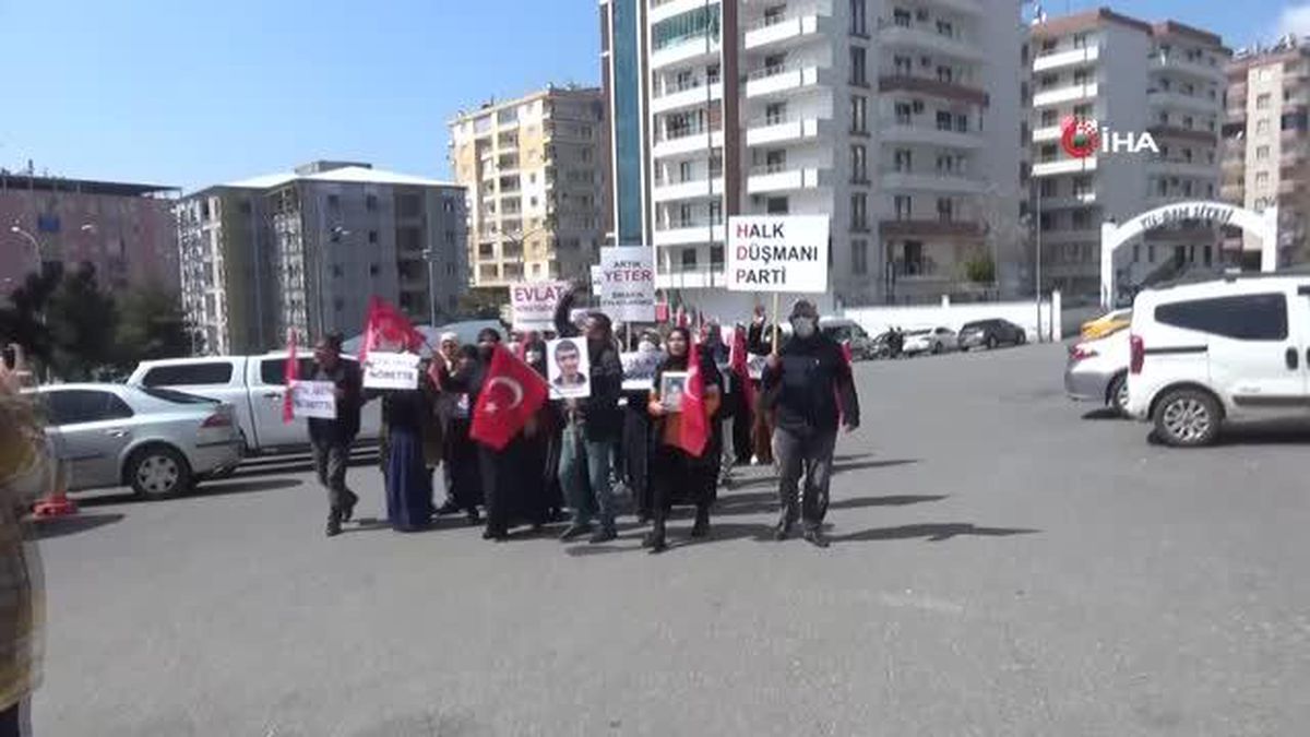 Son dakika haber... HDP önündeki evlat nöbetindeki ailelerin sayısı 274'e yükseldi