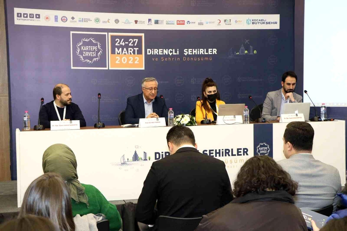 İstanbul pandemi sebebiyle ilk kez göç verdi