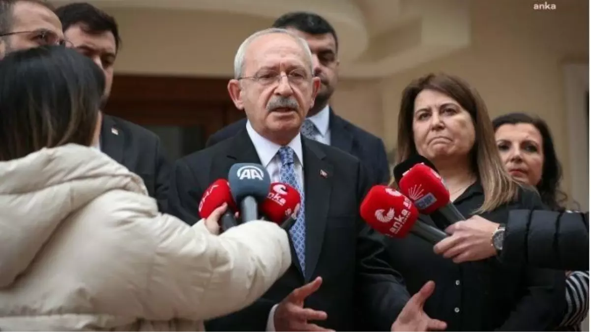 Kılıçdaroğlu, Balyoz davasında yargılanırken intihar eden Yarbay Ali Tatar\'ın eşi Nilüfer Tatar\'ı ziyaret etti