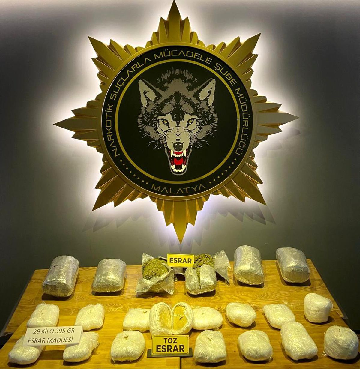 Polis, uyuşturucu tacirlerine göz açtırmıyor