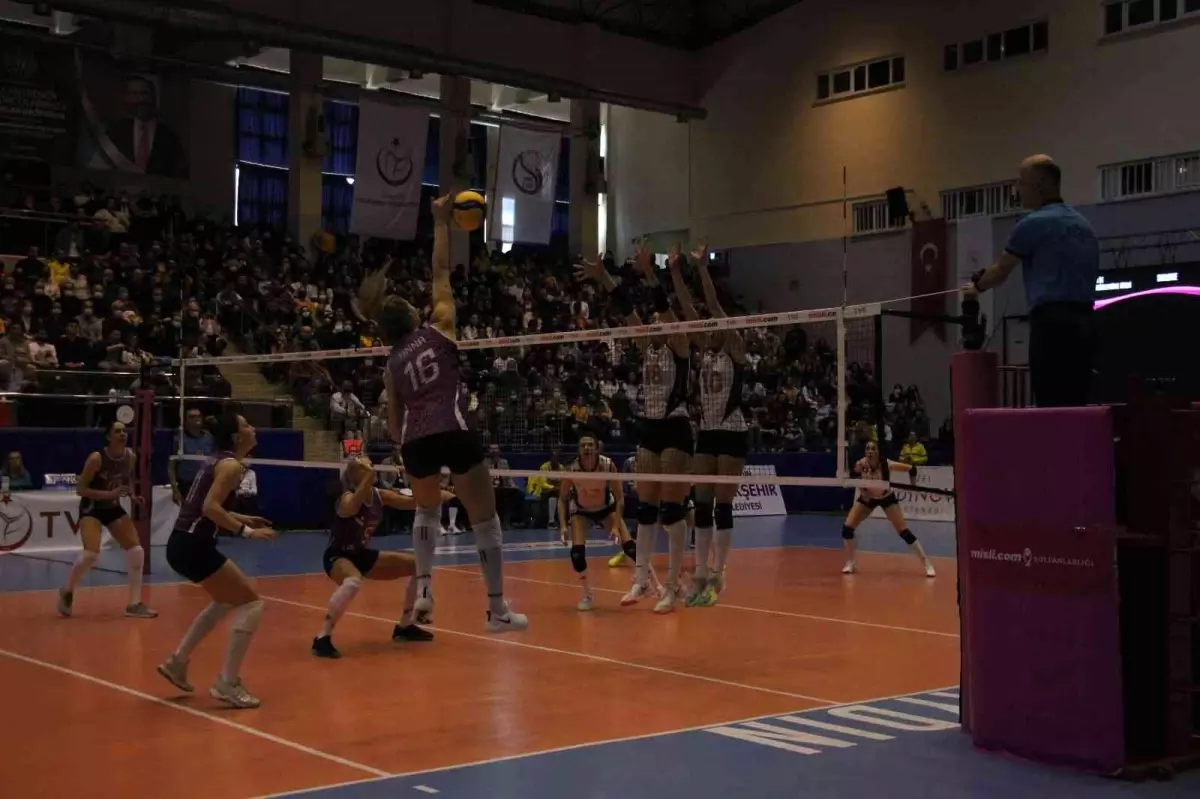 Sultanlar Ligi: Aydın Büyükşehir Belediyespor: 0 Vakıfbank: 3