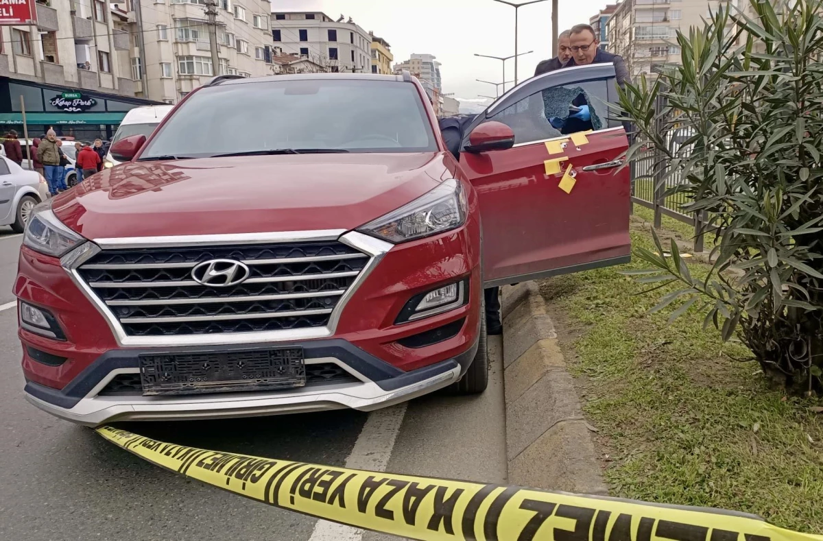 Trabzon\'da trafikte silahlı saldırıya uğrayan sürücü yaralandı