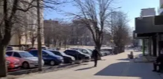 Ukrayna'nın doğusundan tahliye edilen siviller, sığınma merkezine yerleştirildi