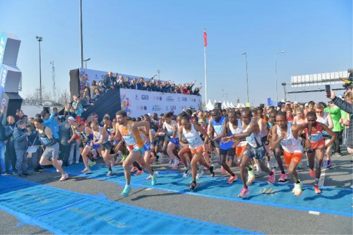 N Kolay 17. İstanbul Yarı Maratonu ödül töreni yapıldı