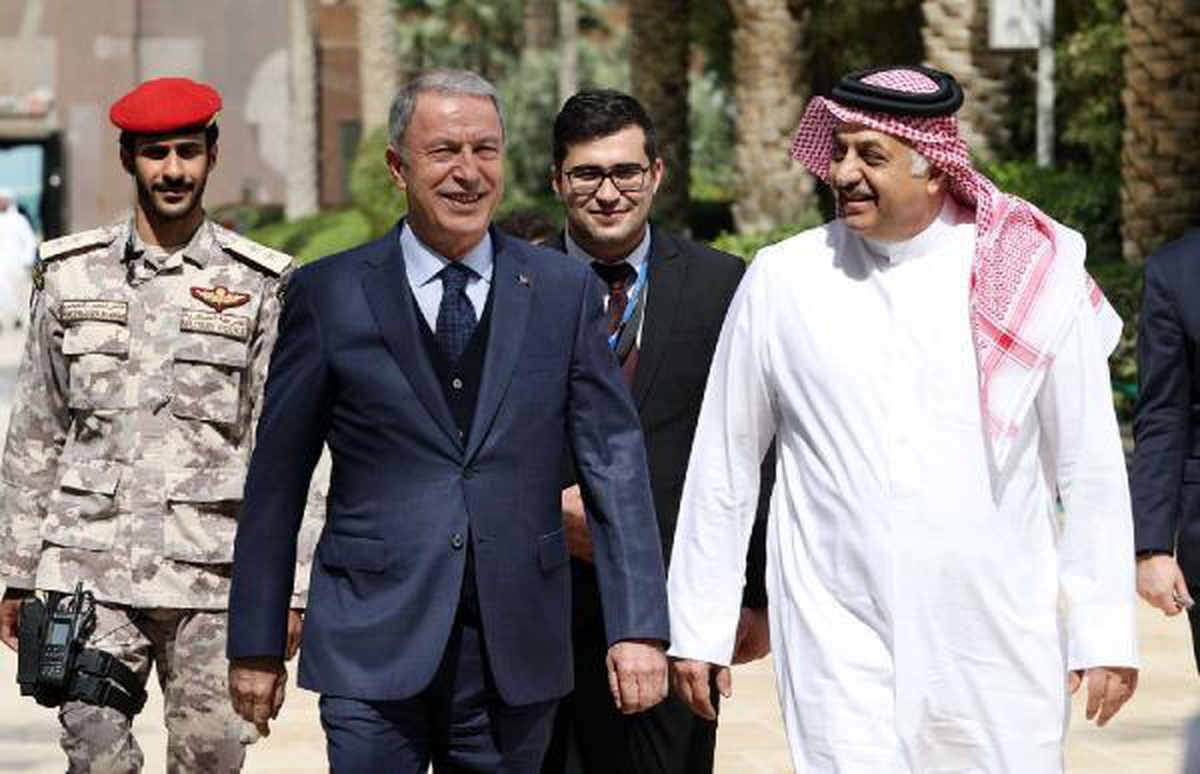 Son dakika haberi | Bakan Akar, Katarlı mevkidaşı Muhammed al-Attiyah ile görüştü